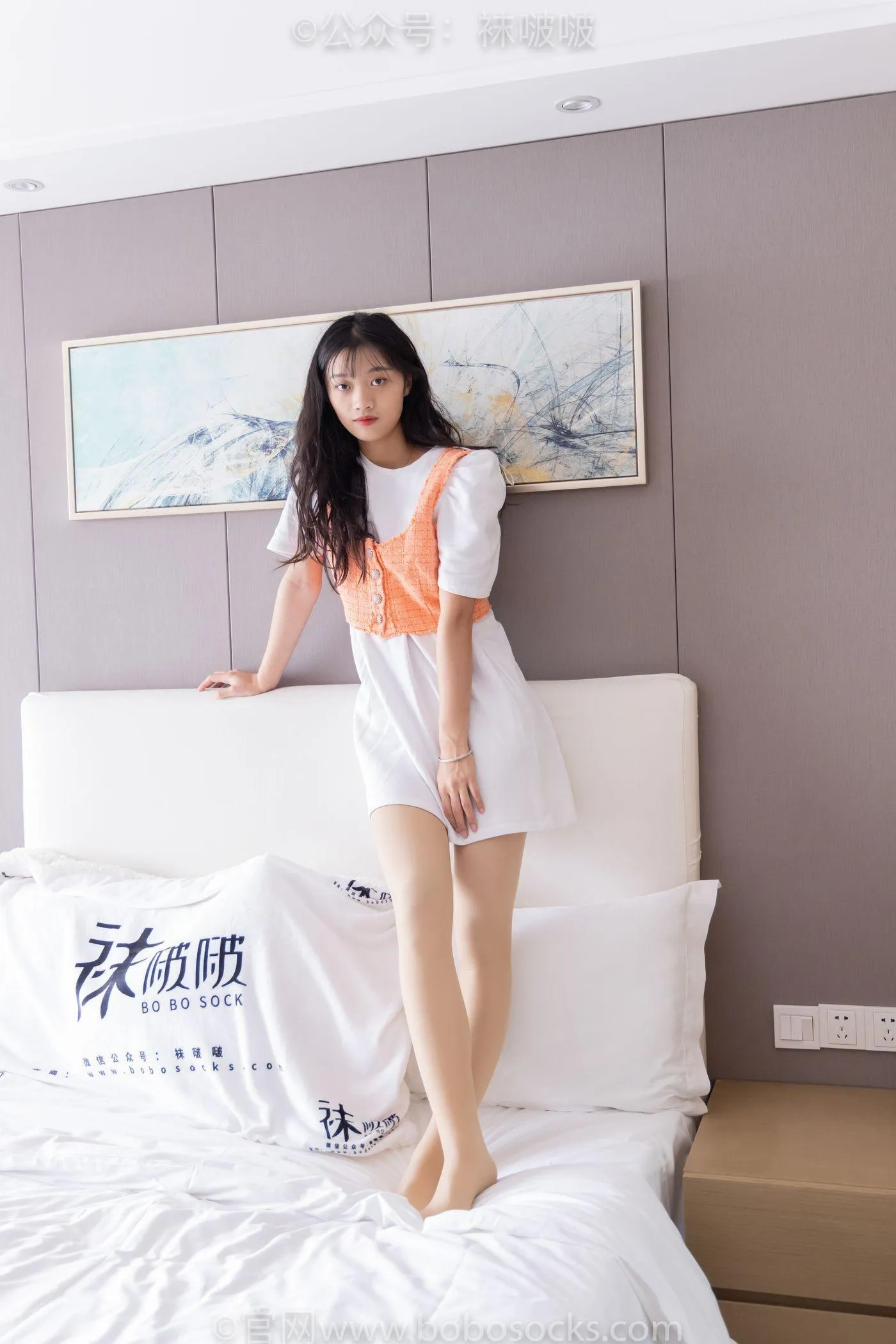 [BoBoSocks袜啵啵]NO.062 涵涵-运动鞋、白棉袜、厚肉丝 [145P]插图1